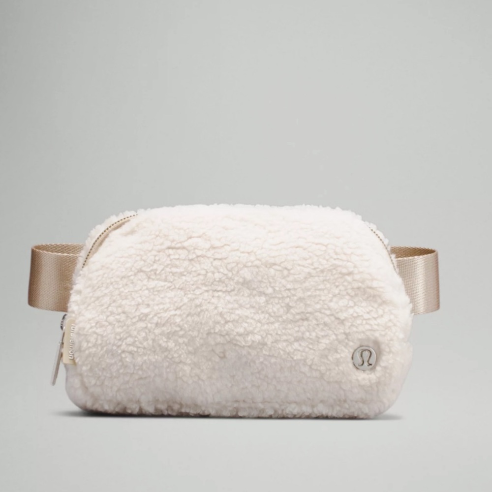 Lululemon Everywhere Belt Bag Fleece